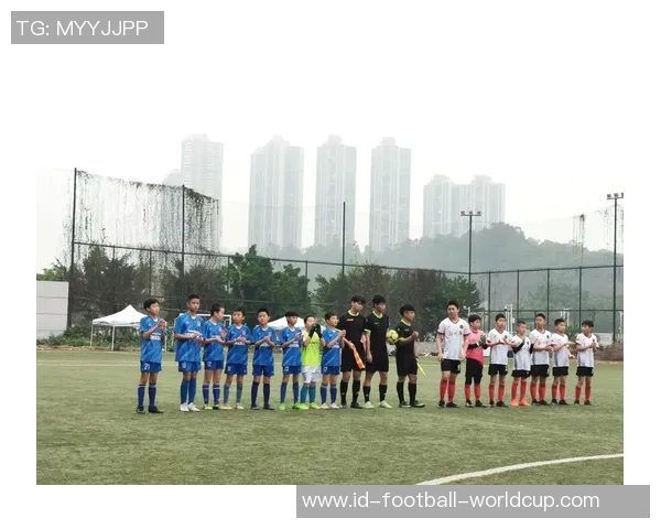 学生足球衣的选择与搭配指南助你在球场上展现风采 学生足球衣的选择与搭配指南助你在球场上展现风采